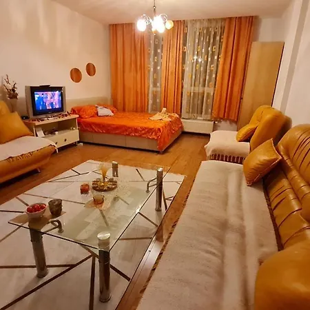 Stan Apartman Orange Apartment *