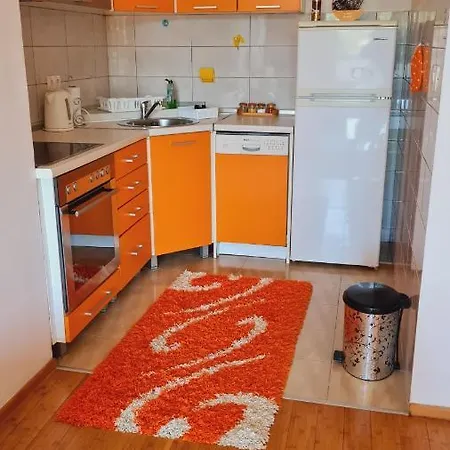 Stan Apartman Orange Apartment